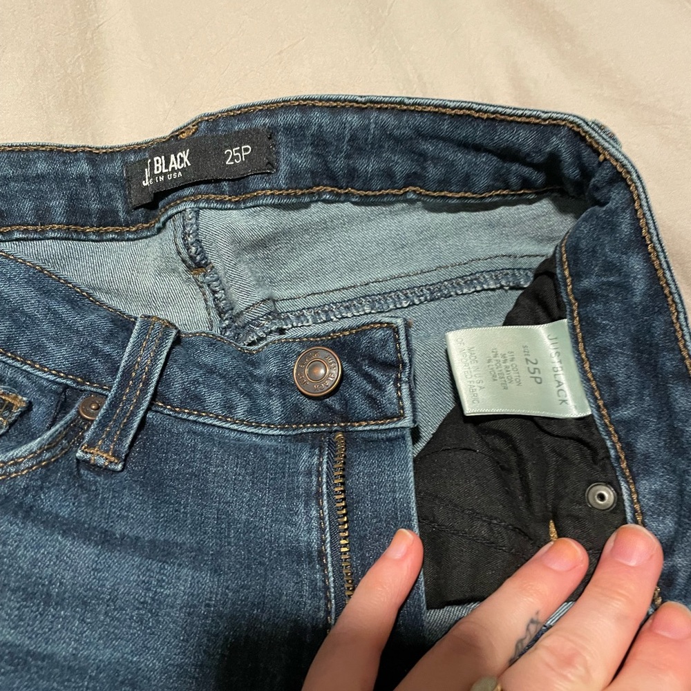 Just black skinny jeans size 25